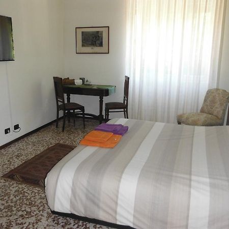 Green Quercia Apartment كومو الغرفة الصورة