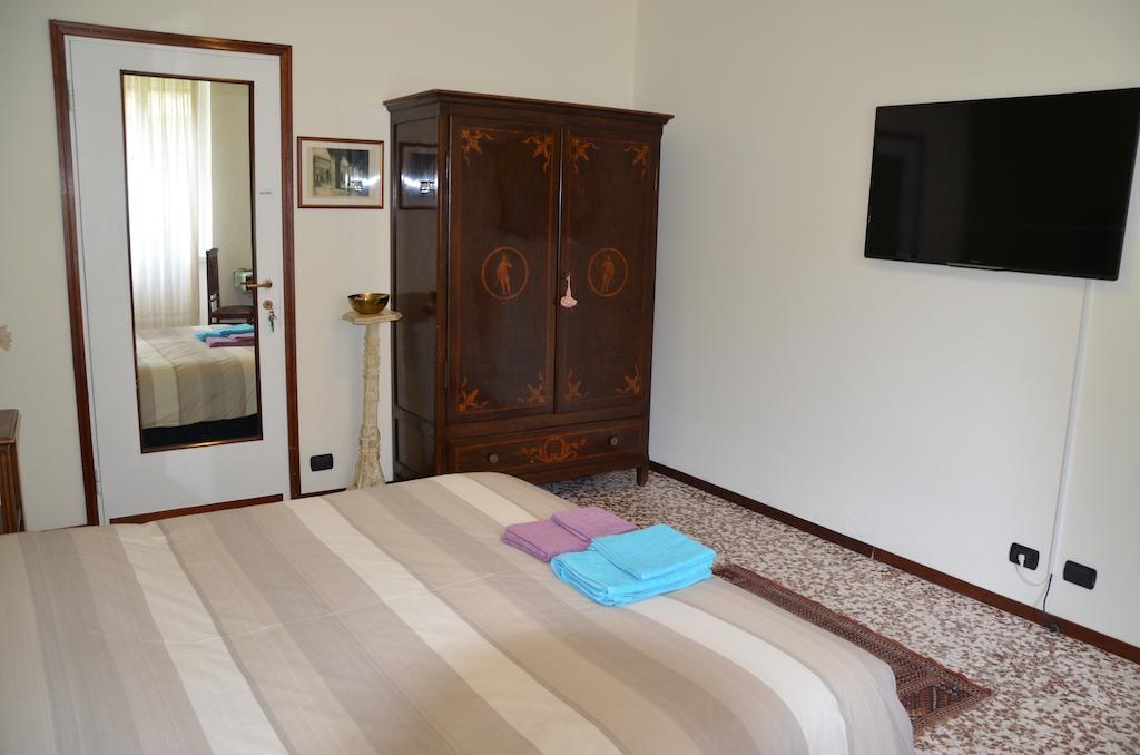 Green Quercia Apartment كومو الغرفة الصورة