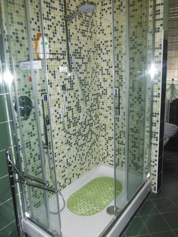 Green Quercia Apartment كومو الغرفة الصورة